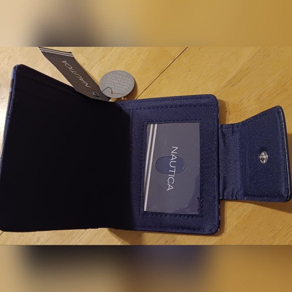 Nautica Women's Wallet NWT - Picture 5 of 7
